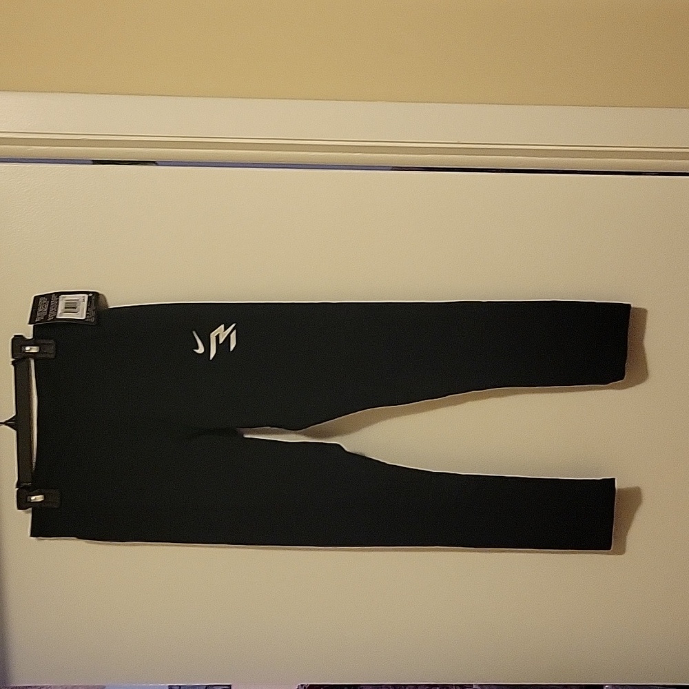 NWT: NIKE 3Brand Collection Girls